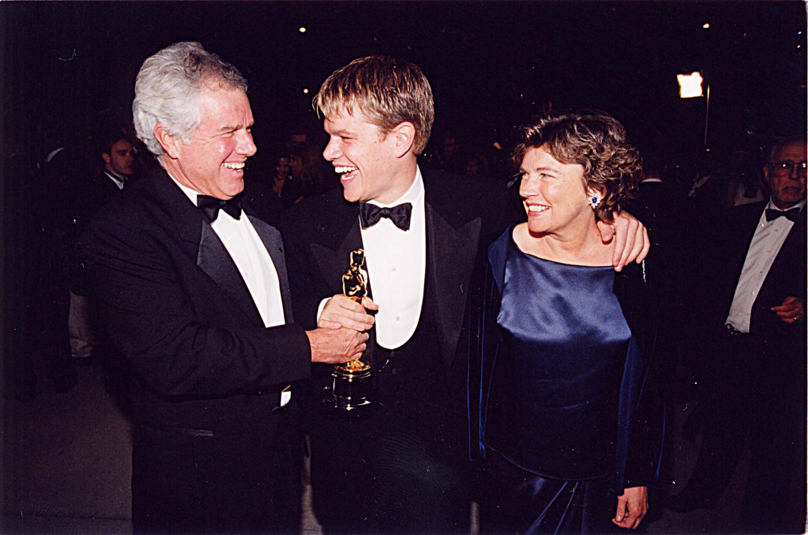 Matt Damon, Mom & Dad at the 1998 Vanity Fair Oscar Party in Los Angeles. (Photo by Jeff Kravitz/FilmMagic)
