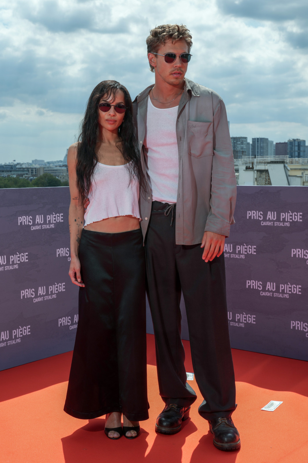 PARIS, FRANCE - AUGUST 21: Zoë Kravitz and Austin Butler attend the "Caught Stealing" Photocall at Shangri-La Hotel Paris on August 21, 2025 in Paris, France. (Photo by Edward Berthelot/Getty Images)
